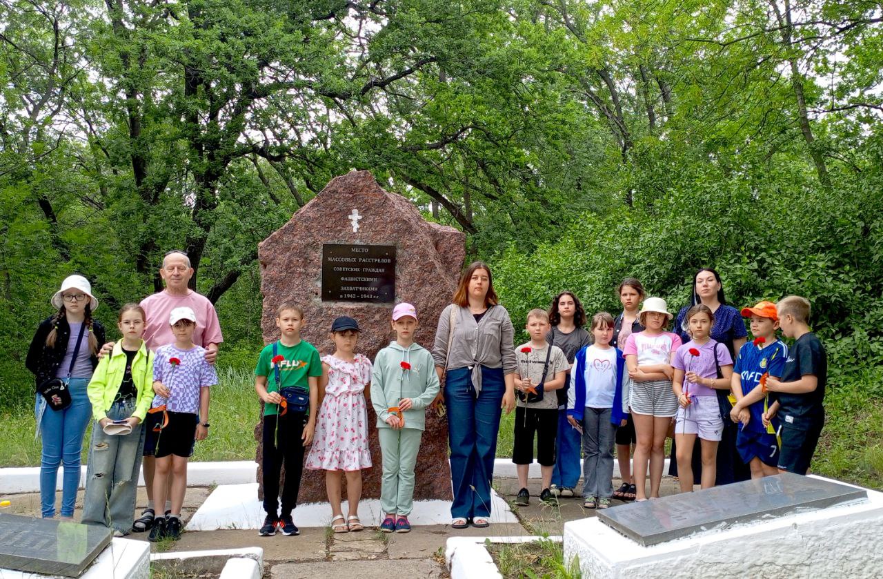 Сегодня, 20 июня в пришкольном лагере &amp;quot;Дружба&amp;quot; ГБОУ &amp;quot;Школа 11 г. о.  Торез&amp;quot; прошел День памяти и скорби.